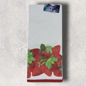 ROOM ESSENTIALS STRAWBERRY KITCHEN TOWEL - NEW WITH TAGS!